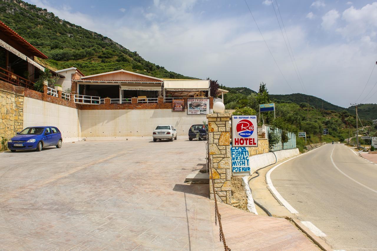 Hotel Roi Radhimë Buitenkant foto