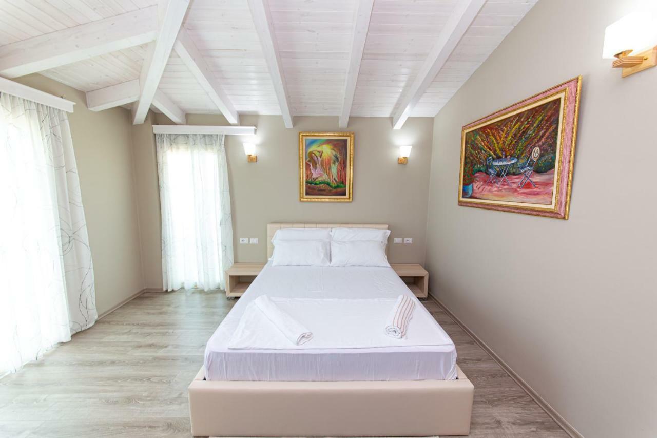 Hotel Roi Radhimë Buitenkant foto