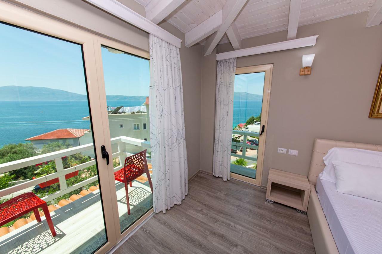 Hotel Roi Radhimë Buitenkant foto