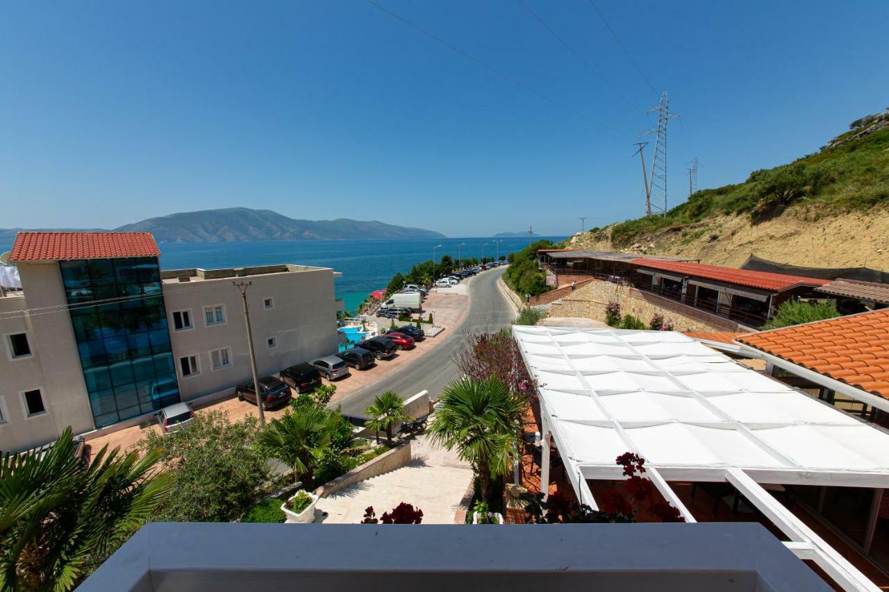 Hotel Roi Radhimë Buitenkant foto